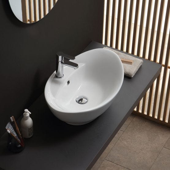 AUFSATZWASCHBECKEN AUS KERAMIK, OVALE FORM UND WEISSE FARBE